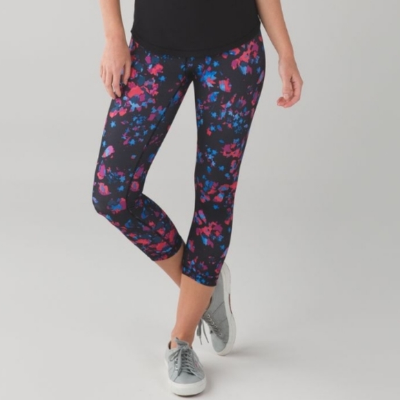 Lululemon size 8 mint condition retired wunder under high rise - Picture 2 of 11